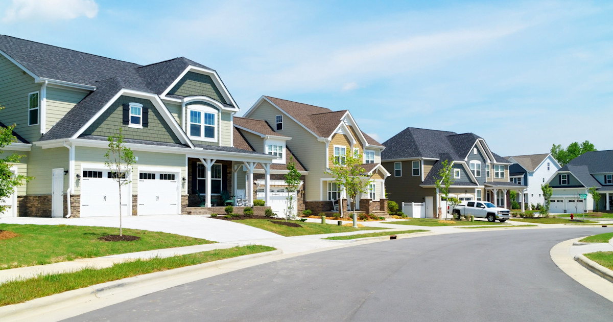 Existing home prices outpace new homes for 4th straight quarter
