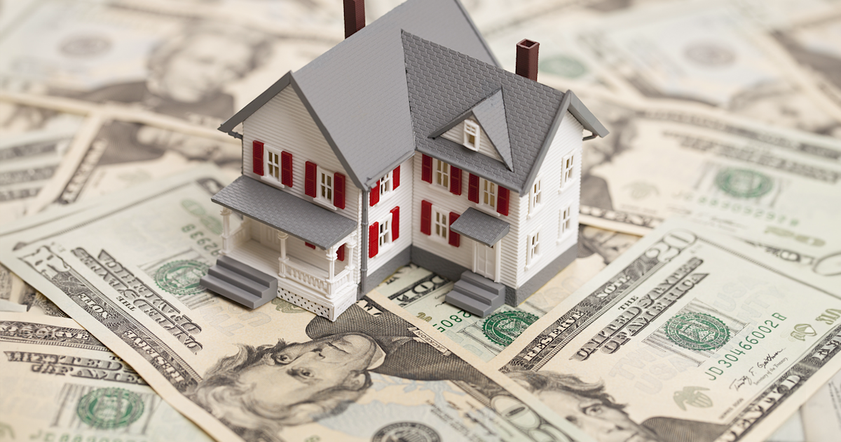 List prices see sharpest annual decline in nearly a decade