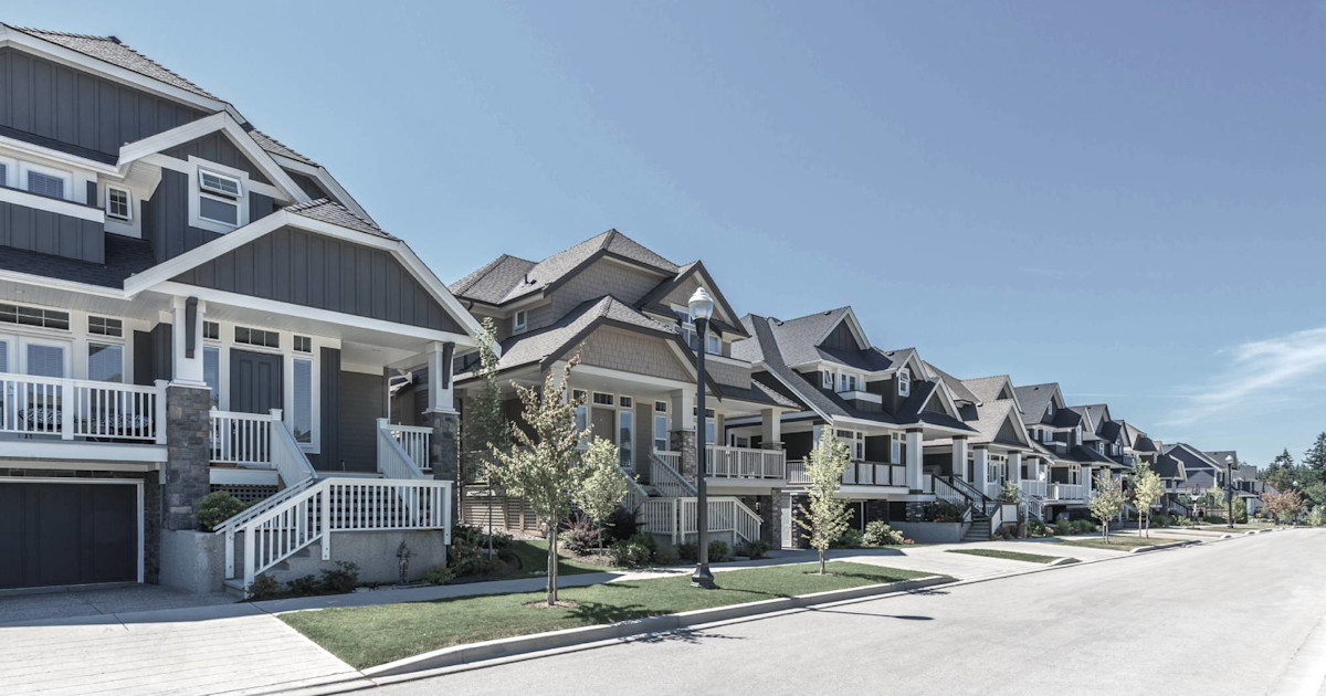 Spring homebuying season winds down with no sign of a rally