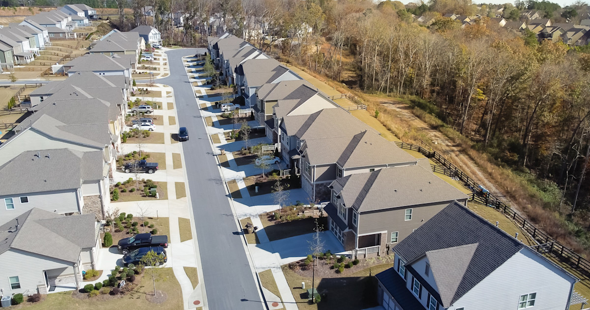 Home construction stalls as costs rise, demand softens