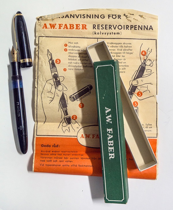 fountain pen and box with written instructions