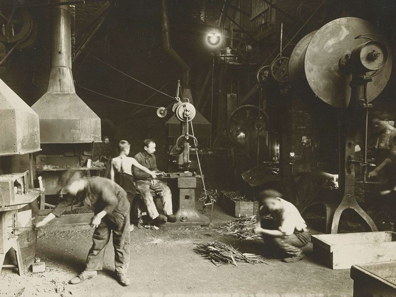 working conditions in factories in the 1800s