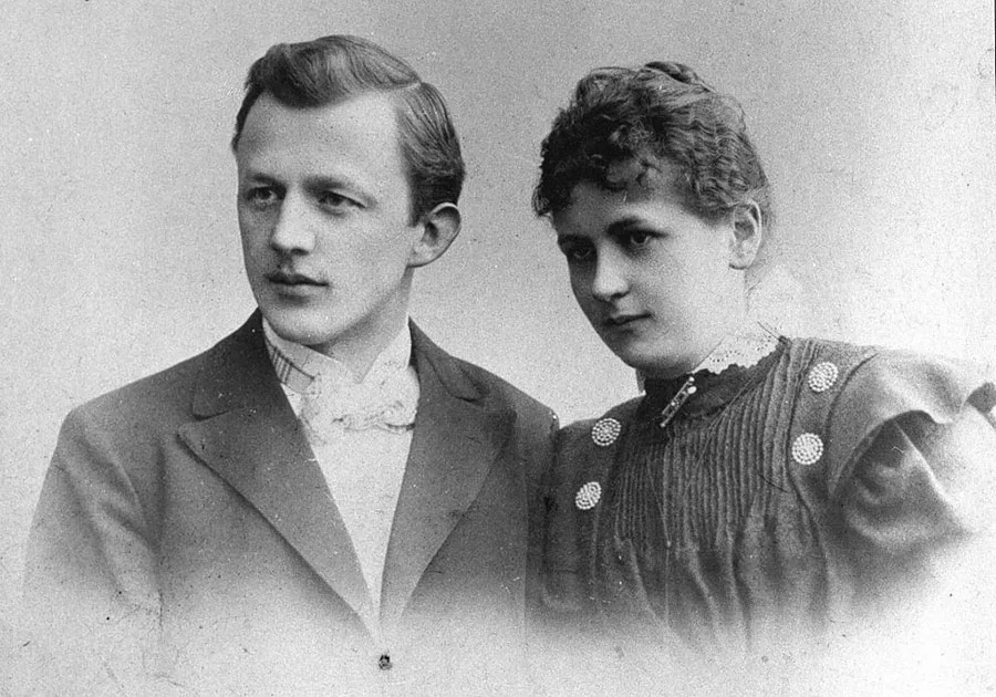 black and white portrait photo of Melitta and Hugo Bentz