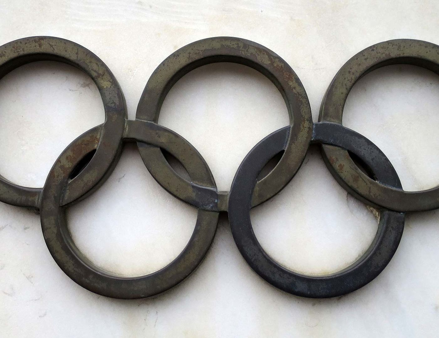 First Olympic Rings Tracing 120 years of summer Olympic Games poster design | Europeana