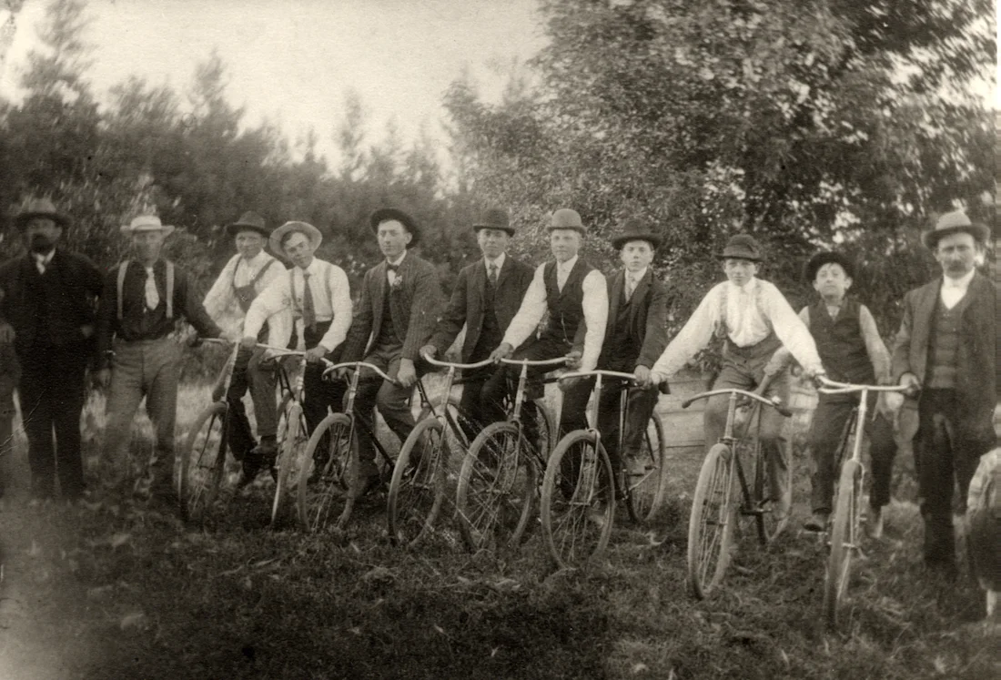 Colloquial Irish: The Complete Course for Beginners, image size:1100x747