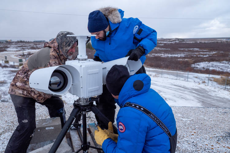 Researchers mount a "Detect and Protect" radar system in Churchill.