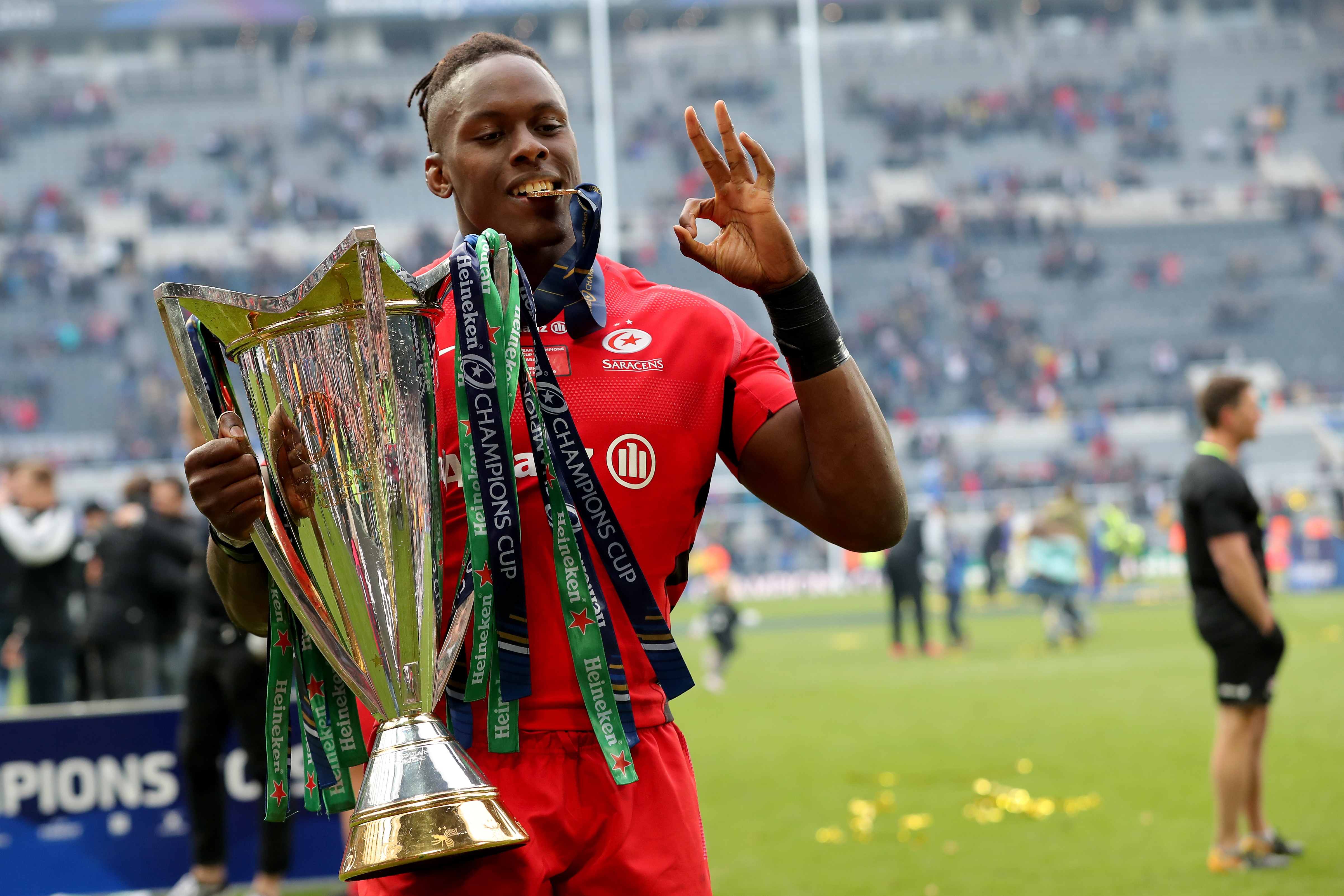 Maro Itoje Becomes The Latest England Star To Commit His Future To Saracens The Home Of Rugby On Itv