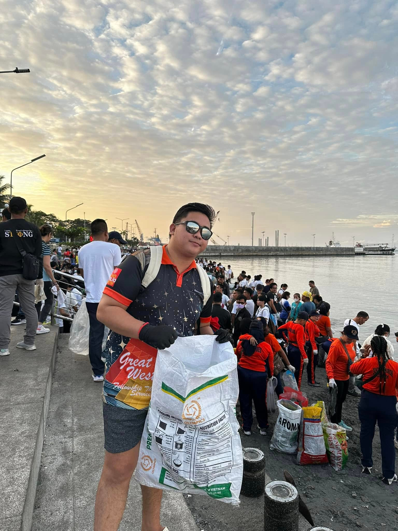 Rotaract Club members participating in cleanup