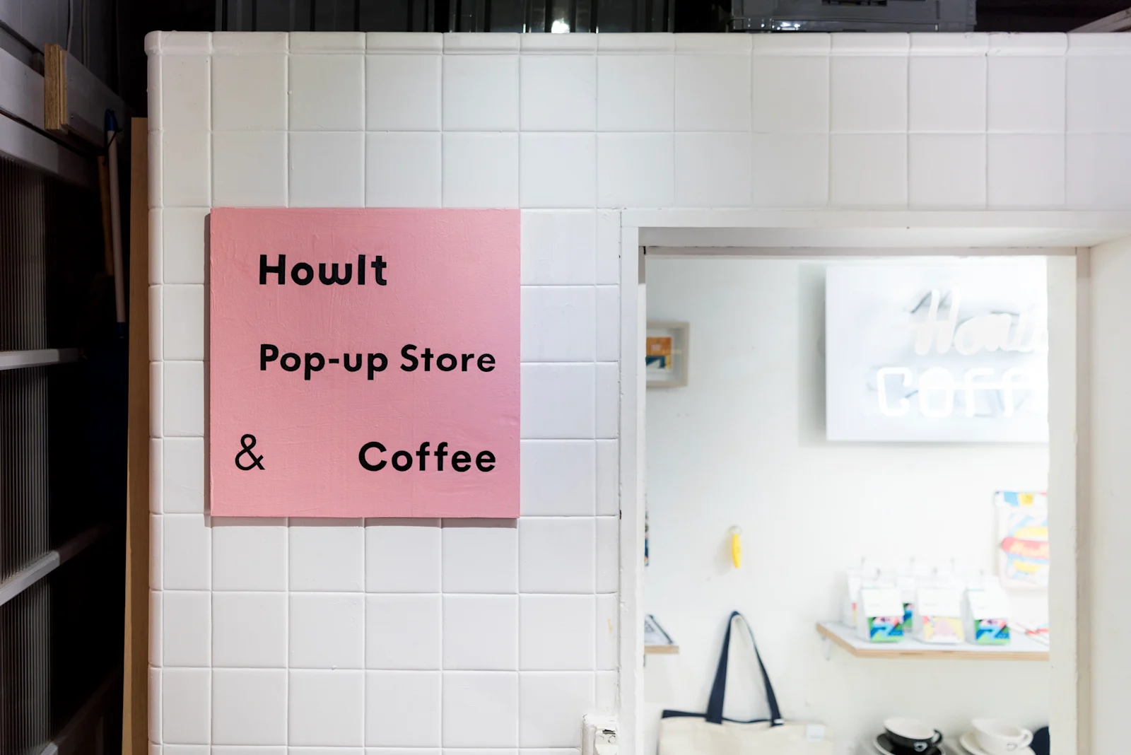 Howlt's pop-up store at Magasinn Kyoto.