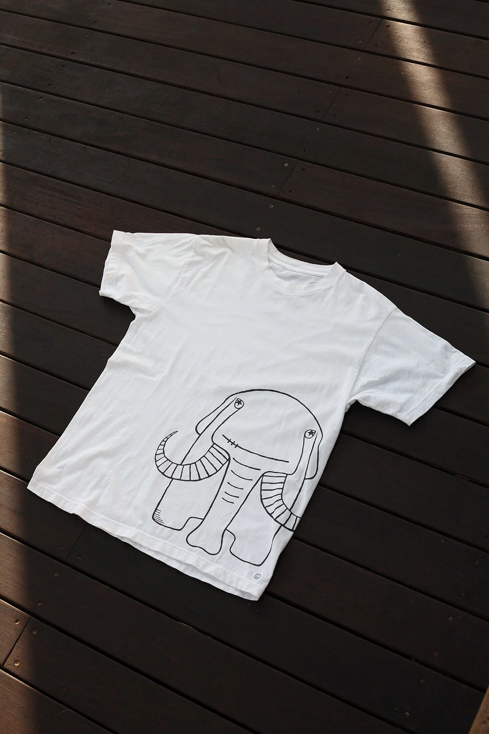 ikuzou tee white