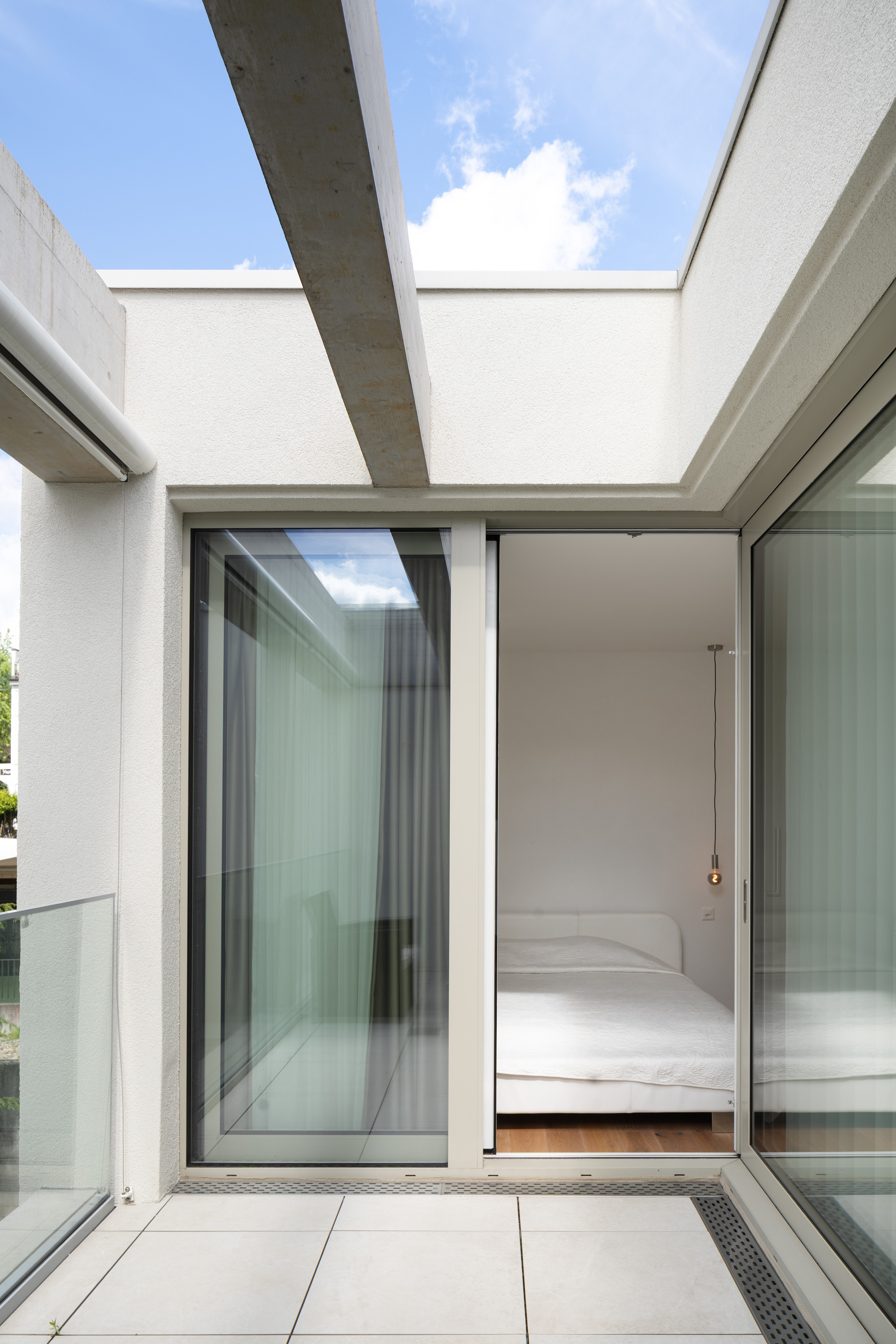 Slide 8 - Nic Hahne Oberwil Kerngartenstrasse 1-15