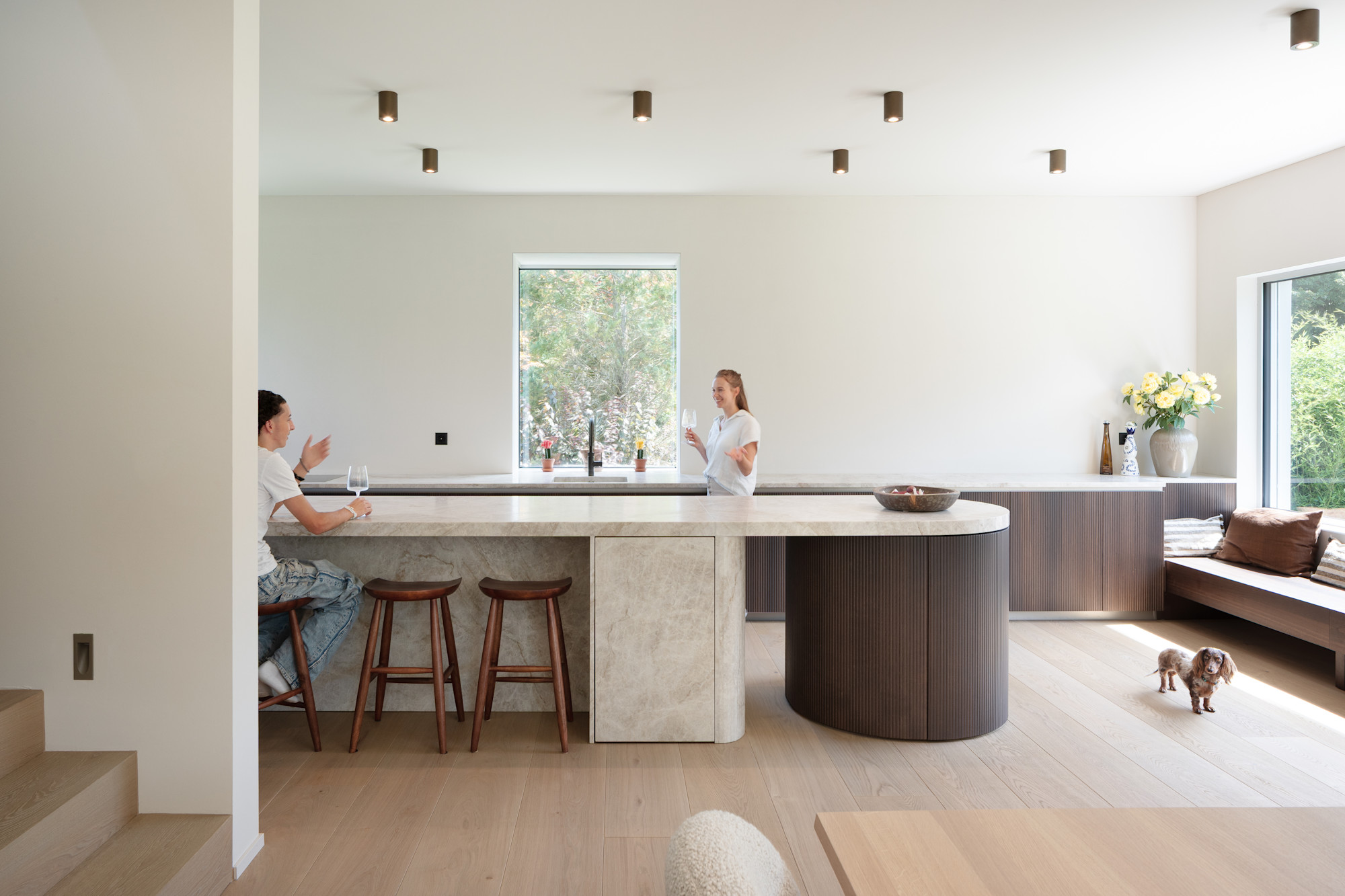 Slide 4 - Nic Hahne HOMANN 001