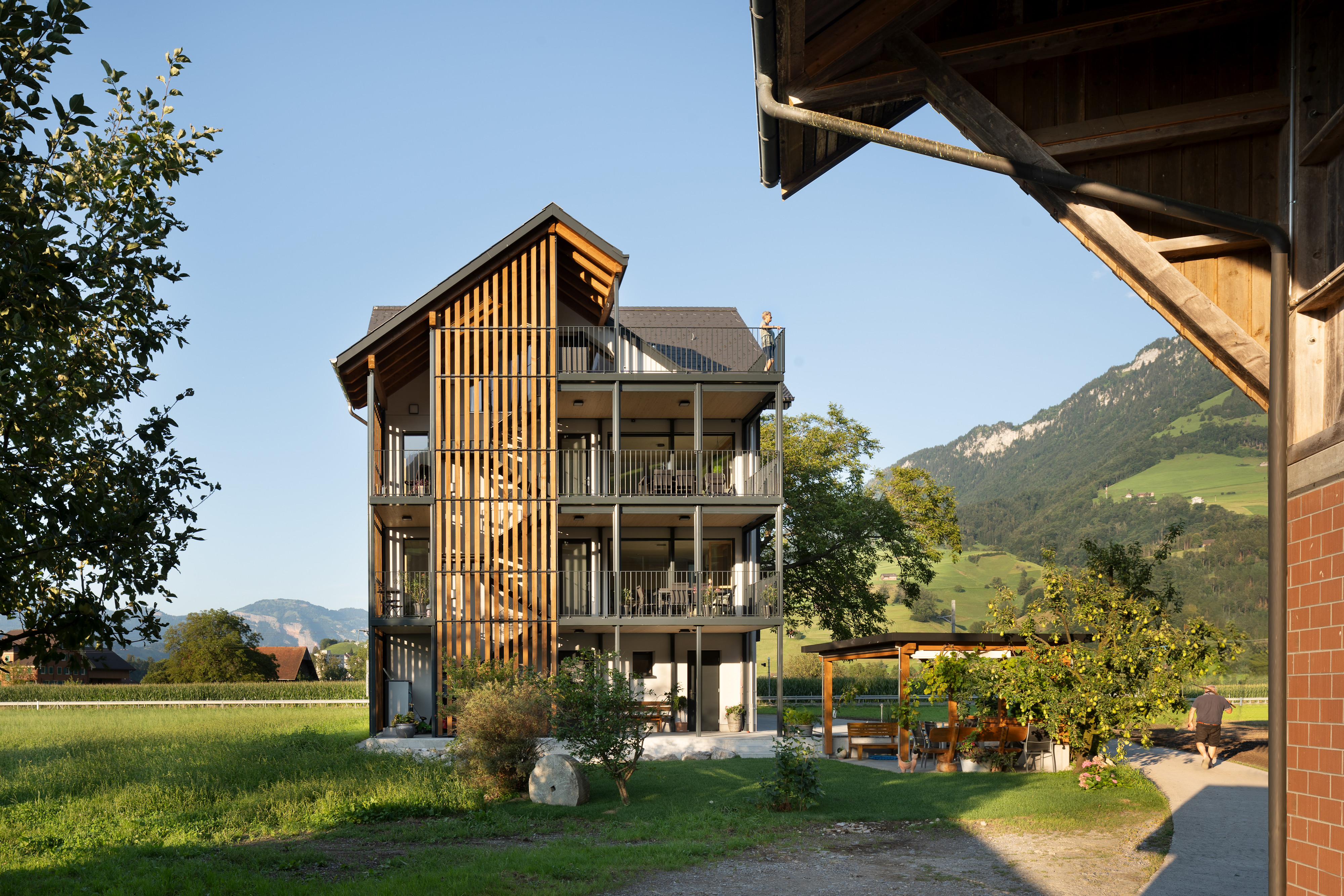 Slide 2 - Oberdorf Lammlismatt 004V2