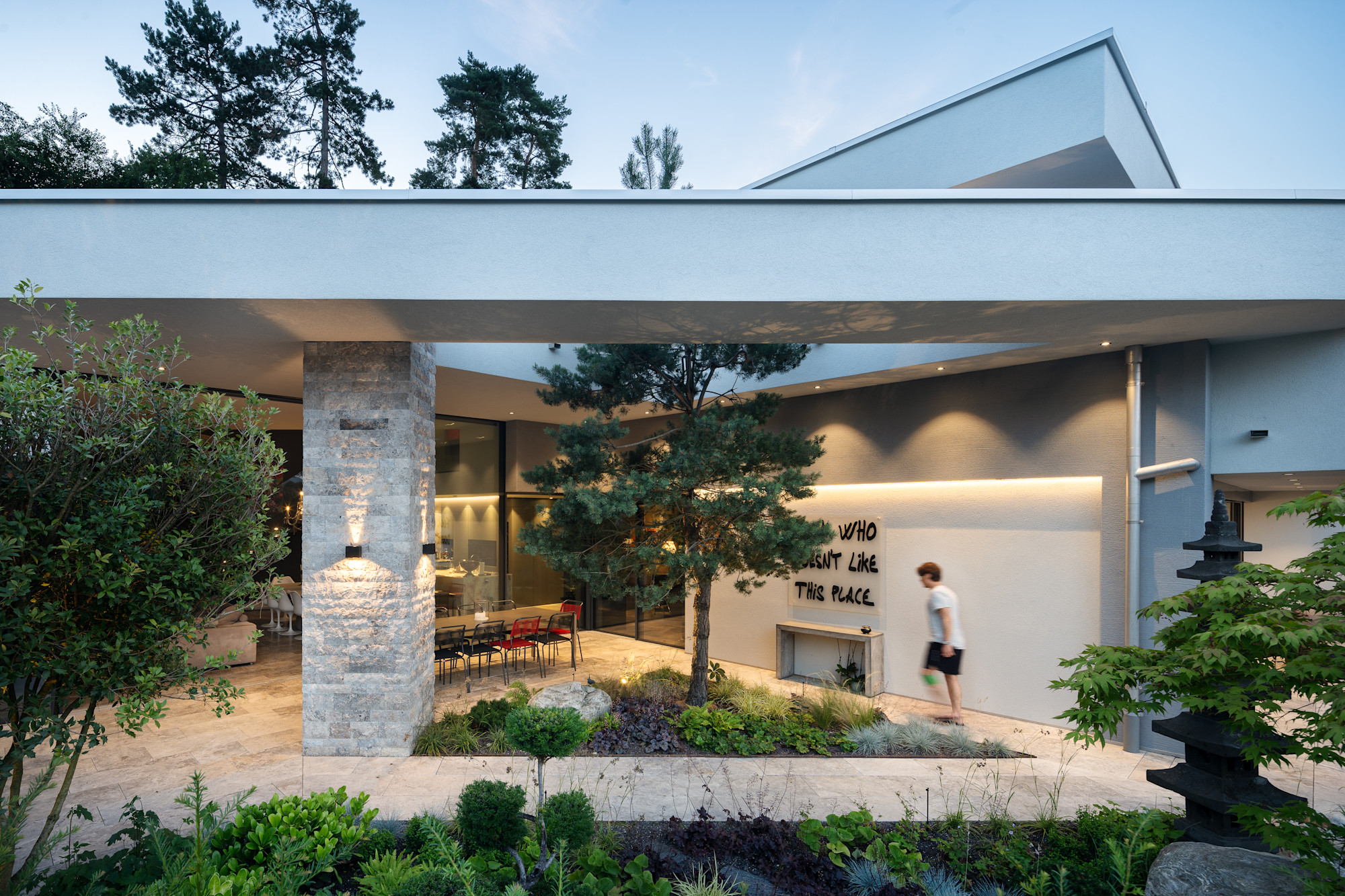 Slide 4 - Binningen Benkenstrasse 48 18