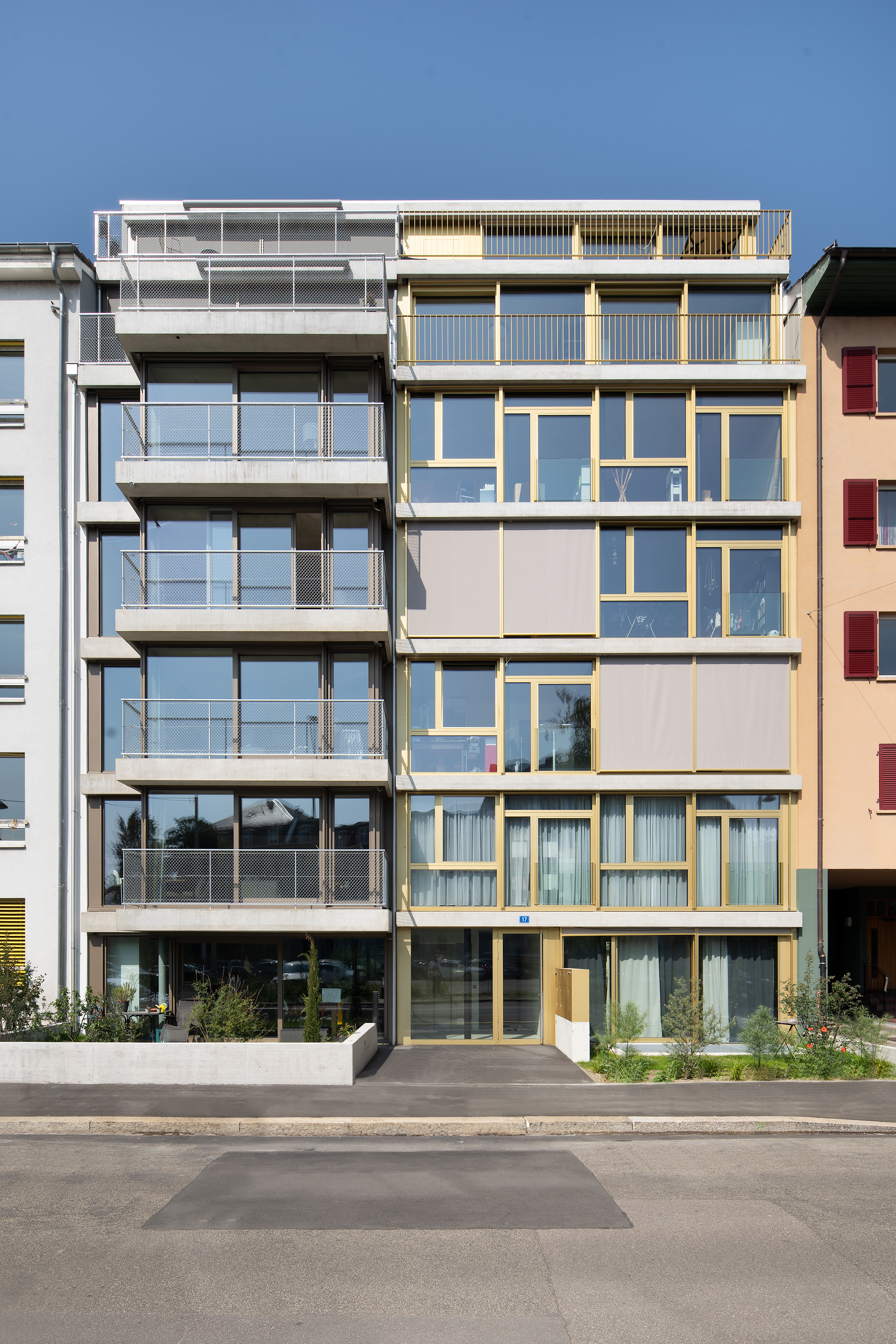 Slide 5 - Färberstrasse Aussenbild 01