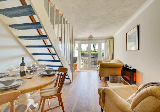 Womack Cottage, Plum Guide home in Norfolk