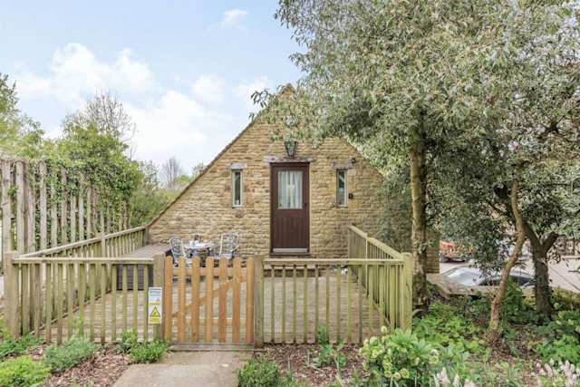 Raindrop Barn, Plum Guide home in The Cotswolds, England, UK