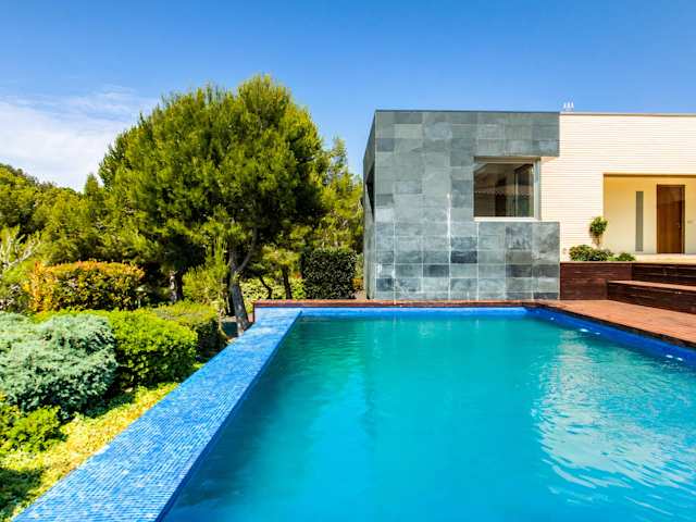 Sea Of Green, Plum Guide home in Barcelona, Spain
