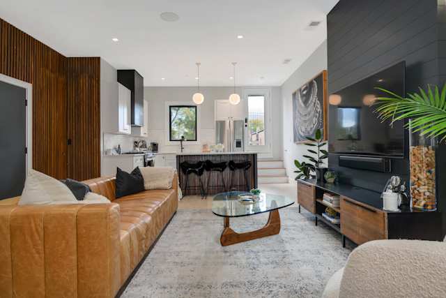 All Things Glow, Plum Guide home in Chicago, USA