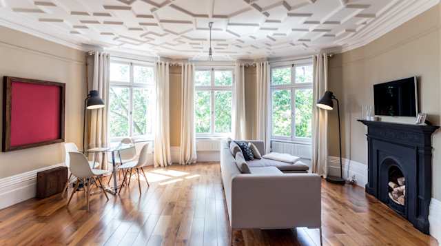 The Cambridge Circus, Plum Guide home in London