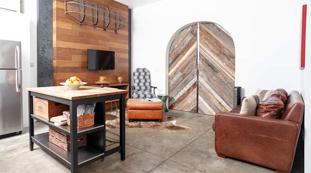 Plank Den, Plum Guide home in Los Angeles