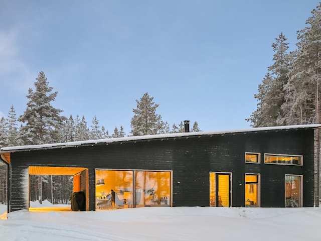 Snow Tracks, Plum Guide home in Finland