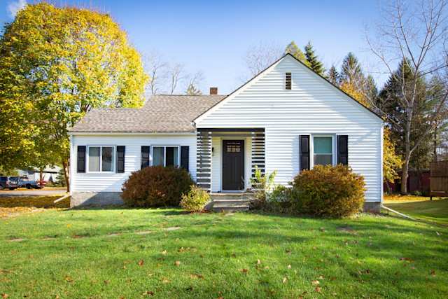 Mahogany, Plum Guide home in Hudson Valley, New York