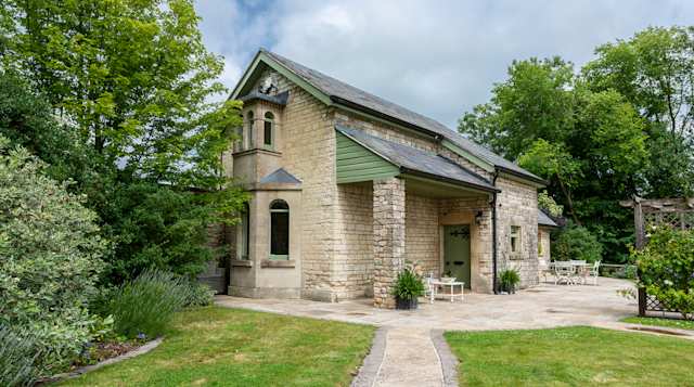 The Parish Stone, Plum Guide home in Somerset