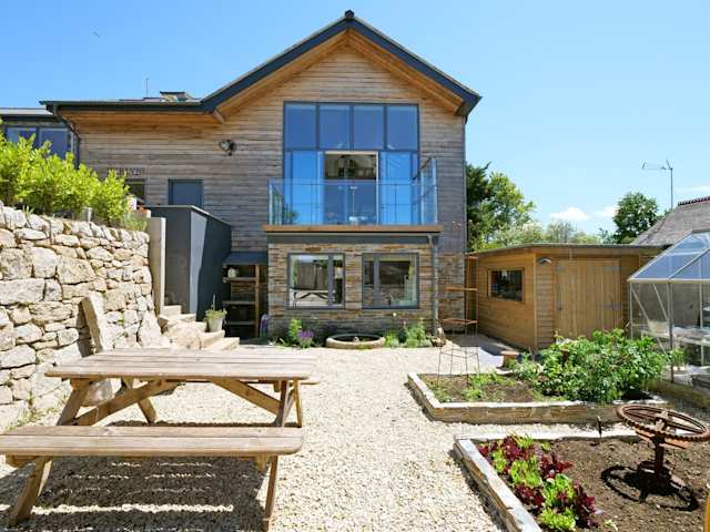 Cornish Cream, Plum Guide home in Cornwall, England