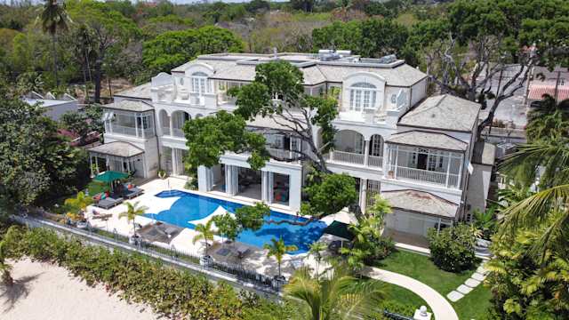 Moonpool, Plum Guide home in Barbados