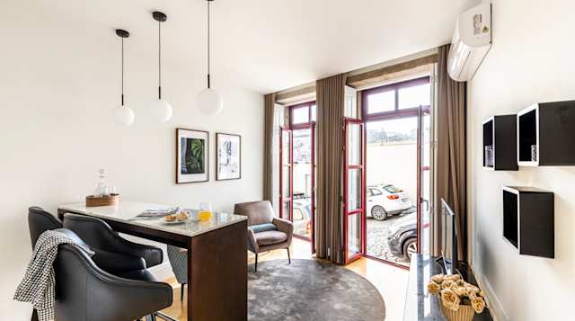 Rio & Vinho, Plum Guide home in Porto