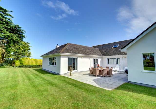 Sleepy Ducks, Plum Guide home in Cornwall, UK