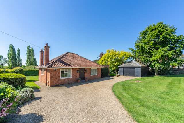 Lutyens Lodge, Plum Guide home in Essex, UK