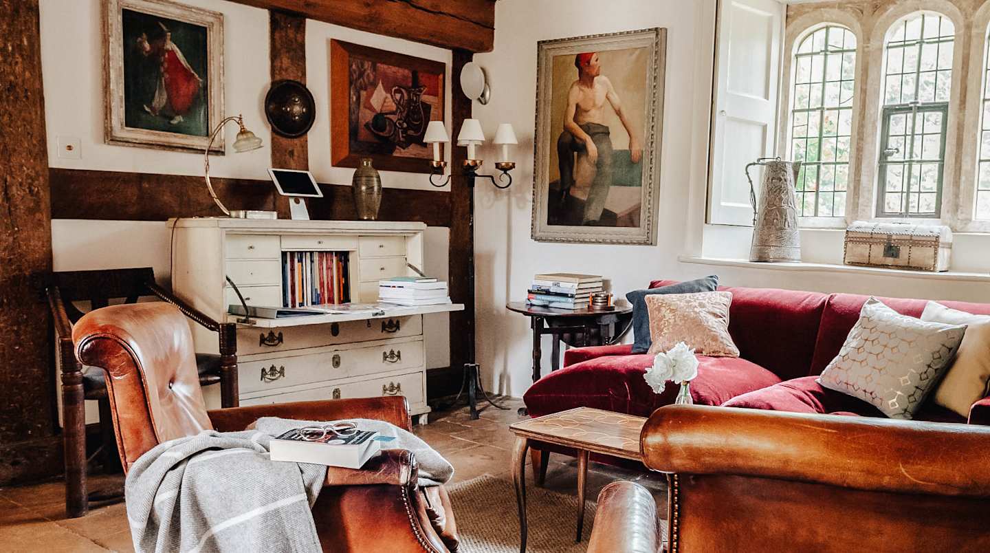 Study at The Silver Knight, Plum Guide home in the Cotswolds