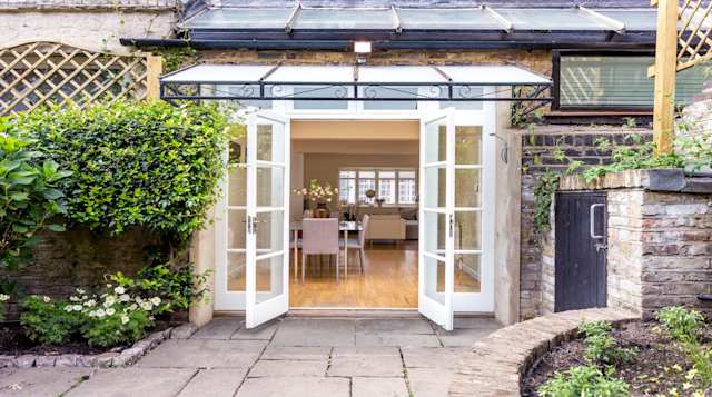 The Golden Boy, Plum Guide home in London