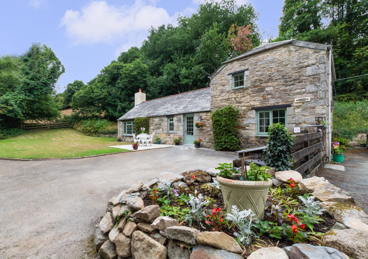 8 Holiday Rentals to Book in Cornwall in Winter | Plum Guide