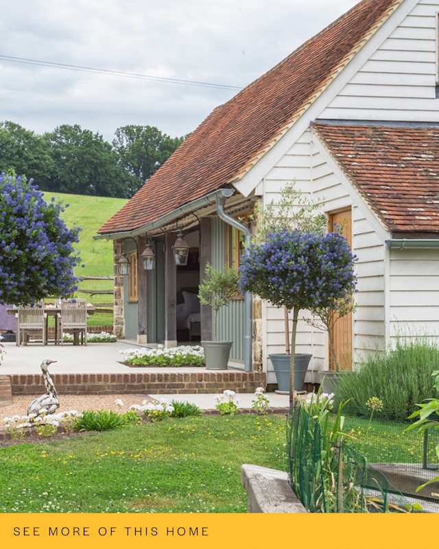 Exterior and garden,  A Tip of the Hat, Plum Guide home in Sussex
