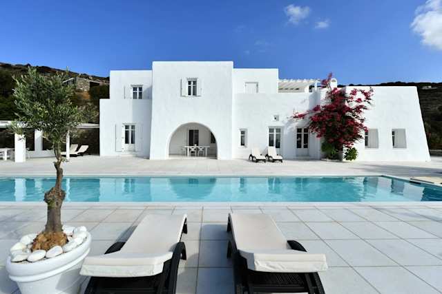 Shades of White, Plum Guide home in Paros, Greece