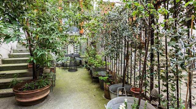 Klimt Corner, a Plum Guide home in Paris