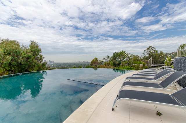 Quarter Moon, Plum Guide home in Los Angeles