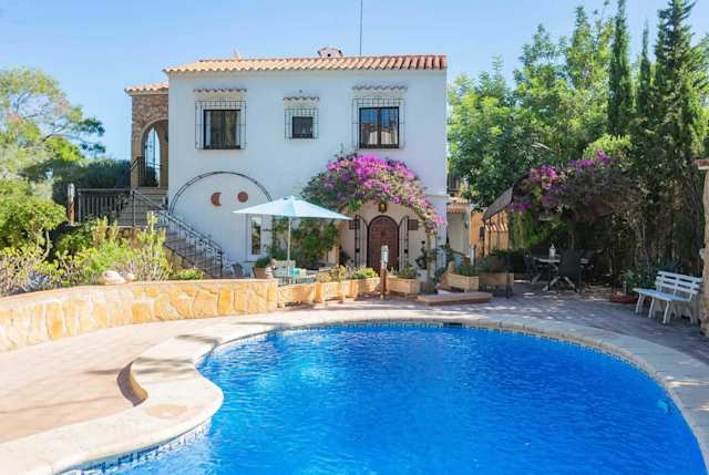 Food For Thought, Plum Guide home in Alicante, Spain