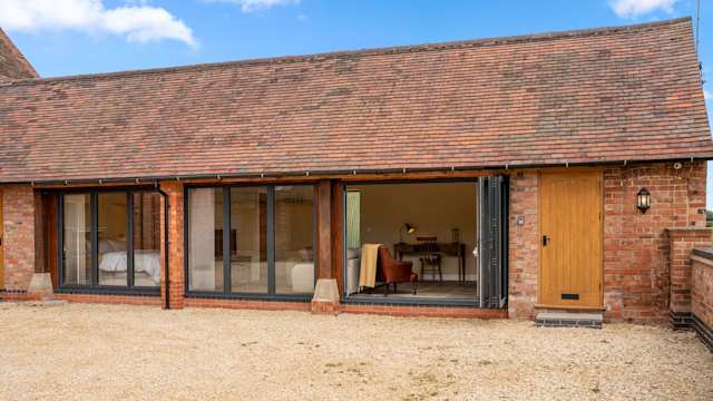 Swifts Retreat, Plum Guide home in Warwickshire, UK