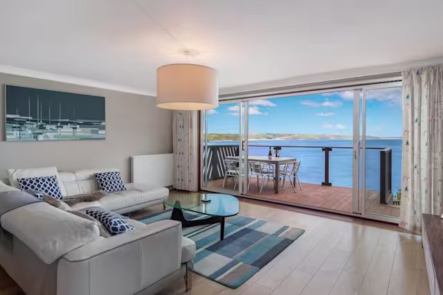 Seagull's Nest, Plum Guide home in Pembrokeshire