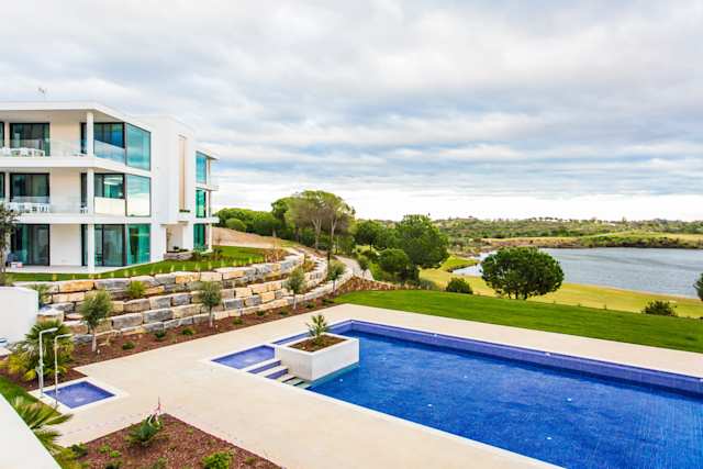 Fairway North, Plum Guide home in Algarve