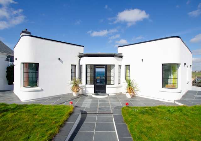 Footlight Parade, Plum Guide home in Cornwall