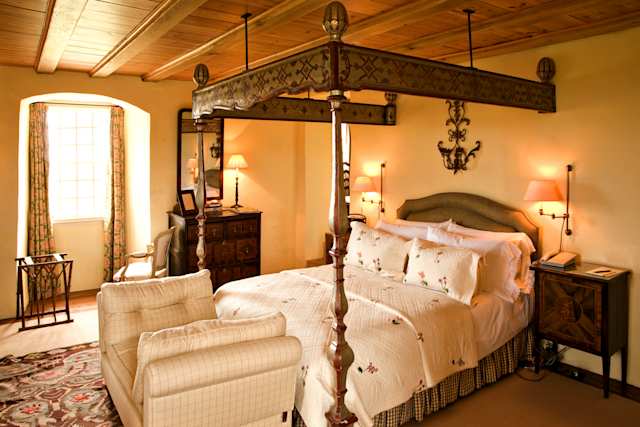 The Crown, Plum Guide home in North Berwick, UK