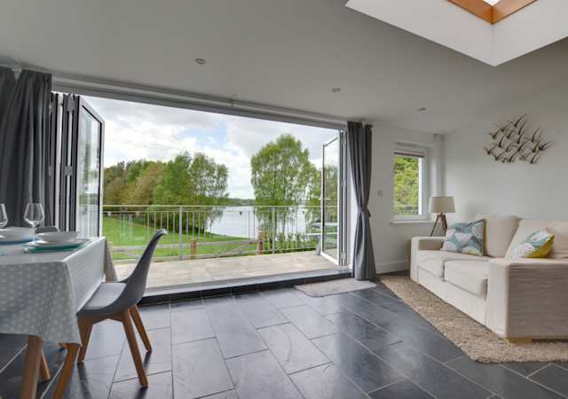 Tea On The Reservoir, Plum Guide home in East Sussex, UK