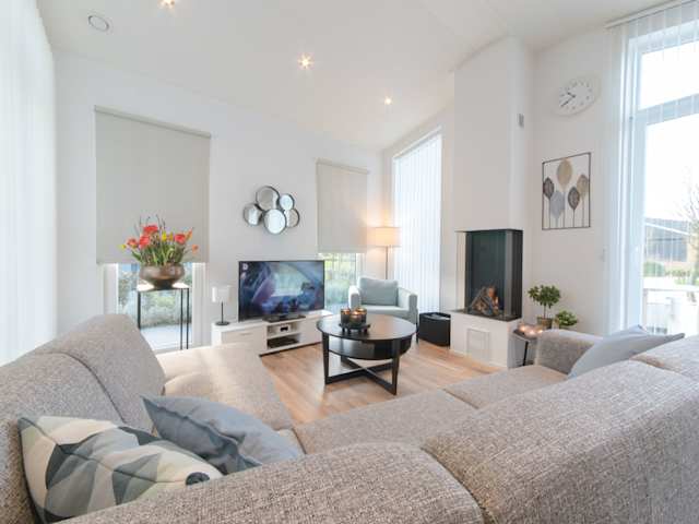 Mirrored Lives, Plum Guide home in the Netherlands