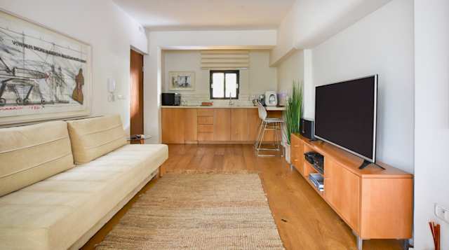 Art Select, Plum Guide home in Tel Aviv