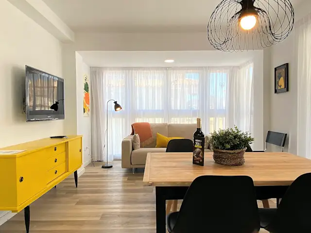 Lemon Abstract, Plum Guide home in Málaga, Spain